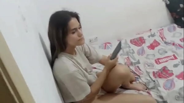 QUE RICA MAMADA LE DOY A MI HERMANASTRA Y ME LA FOLLO
