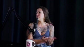 Tem um namorado que topa tudo pra gravar pornô, gosta do swing e foi convidada a entrar na criação – Flor de Damiana (SHEER/RED)