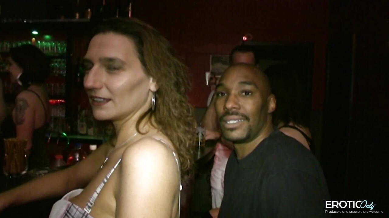 Young couple meets older couple in swinger club!