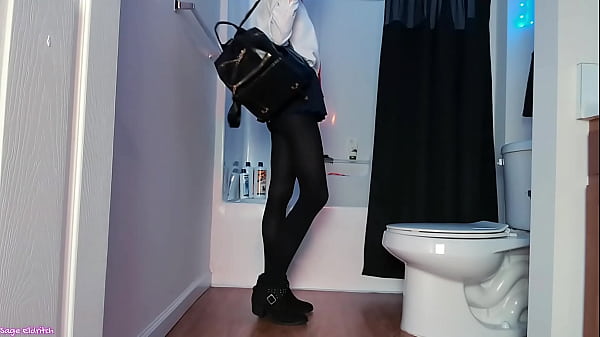 Momo Yaoyorozu Peeing [Voyeur] Sage Eldritch