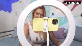 Cam Girl Mia Blow Needs BBC For Her Cam Show – HORNY HOSTEL