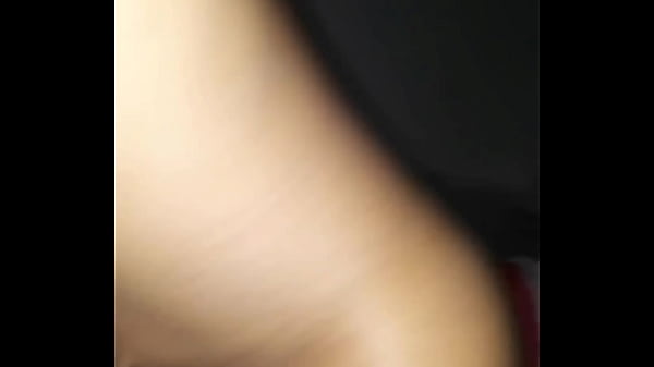 Comi minha vizinha, magrinha do peitão