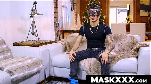 MaskXXX.com – Tattooed jock gets his dick sucked by an older gay dude with pleasure