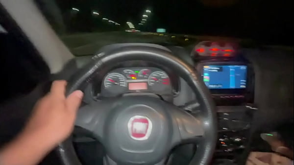 Levo multa por estar dirigindo e alguém estar chupando minha rola? comente!!!