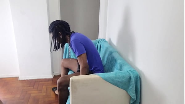 Safada Carioca Dar no Sofá na Casa Da Irmã | Joao O Safado