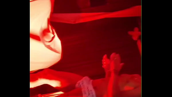Show pornô ao vivo em público com Junior Delao e convidados.